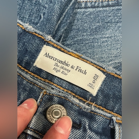 Abercrombie Skinny High Rise Jeans - Picture 2 of 2